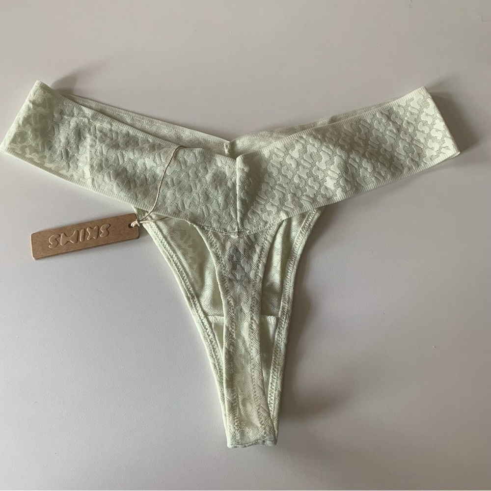 Skims Logo Mesh Thong Bone - Picture 4 of 10